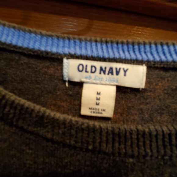Old Navy, Women's size Medium, Light Weight, Sweater, Love Life, Good Shape - Picture 2 of 7